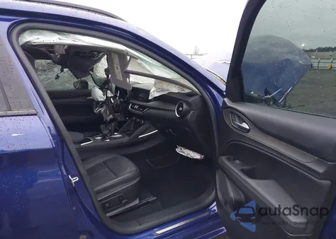 2021 Alfa Romeo Stelvio Ti Awd z USA, uszkodzony, nr VIN ZASPAKBN7M7D09923